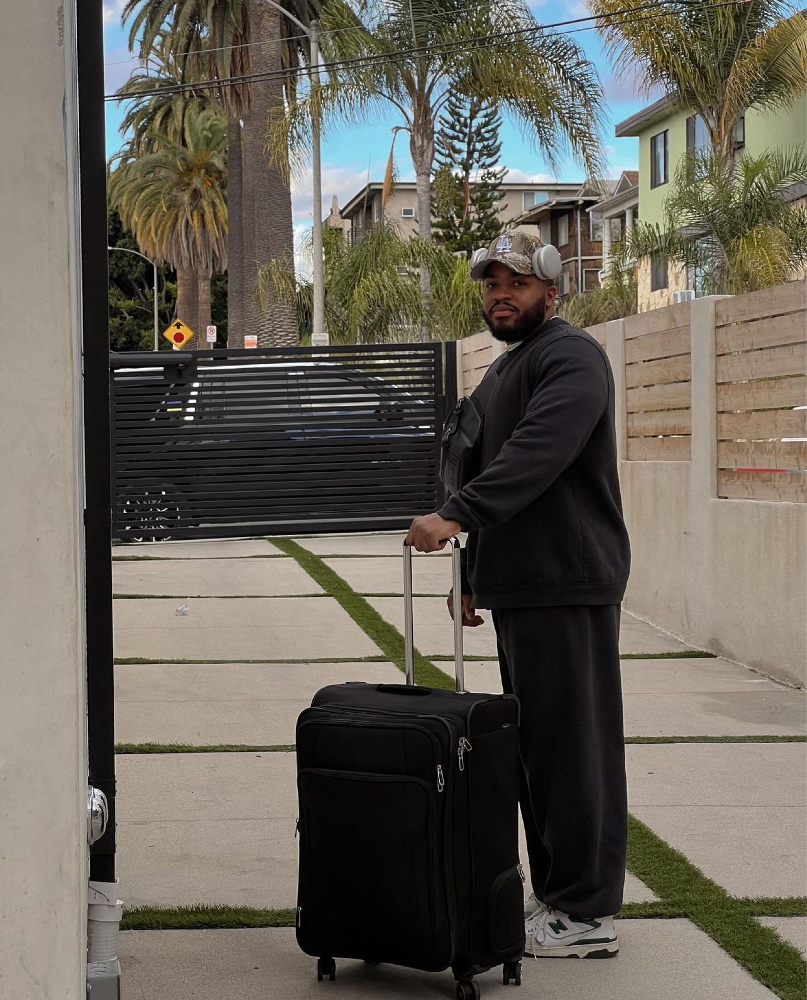 Men’s travel outfit 🛫

Travel outfit, airport outfit, vacation outfit, athleisure, loungewear, sneakers, sweatsuit 

#LTKMens #LTKStyleTip #LTKTravel