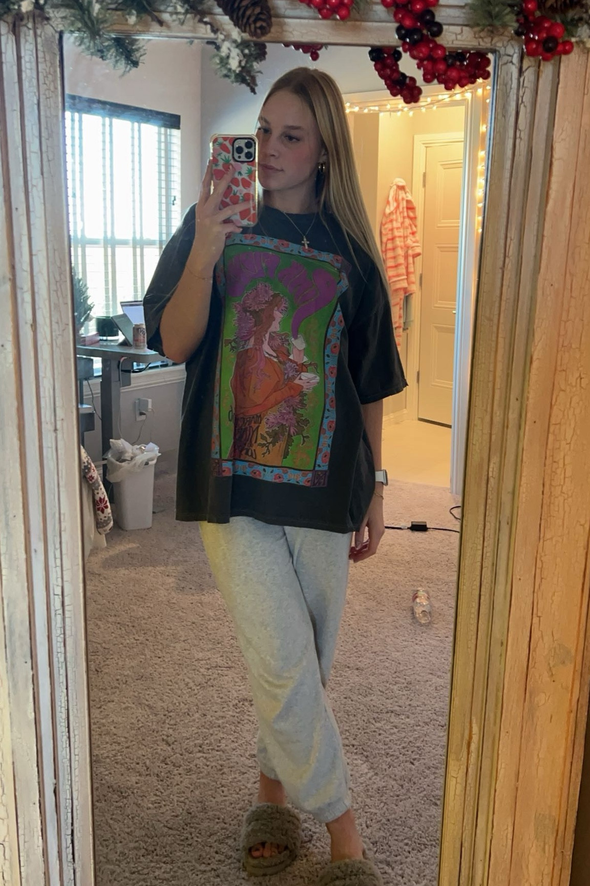 Weekend fit!
Urban outfitters graphic and dicks sporting goods brand sweatpants! Wearing a size small in sweats. Linked similar tees!

#LTKU