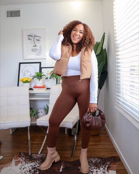 These brown 🍫leggings! Got them in an xl. Leggings tip: When I really like a pair of leggings I buy one for the gym and one for home!

#LTKunder50 #LTKstyletip #LTKcurves