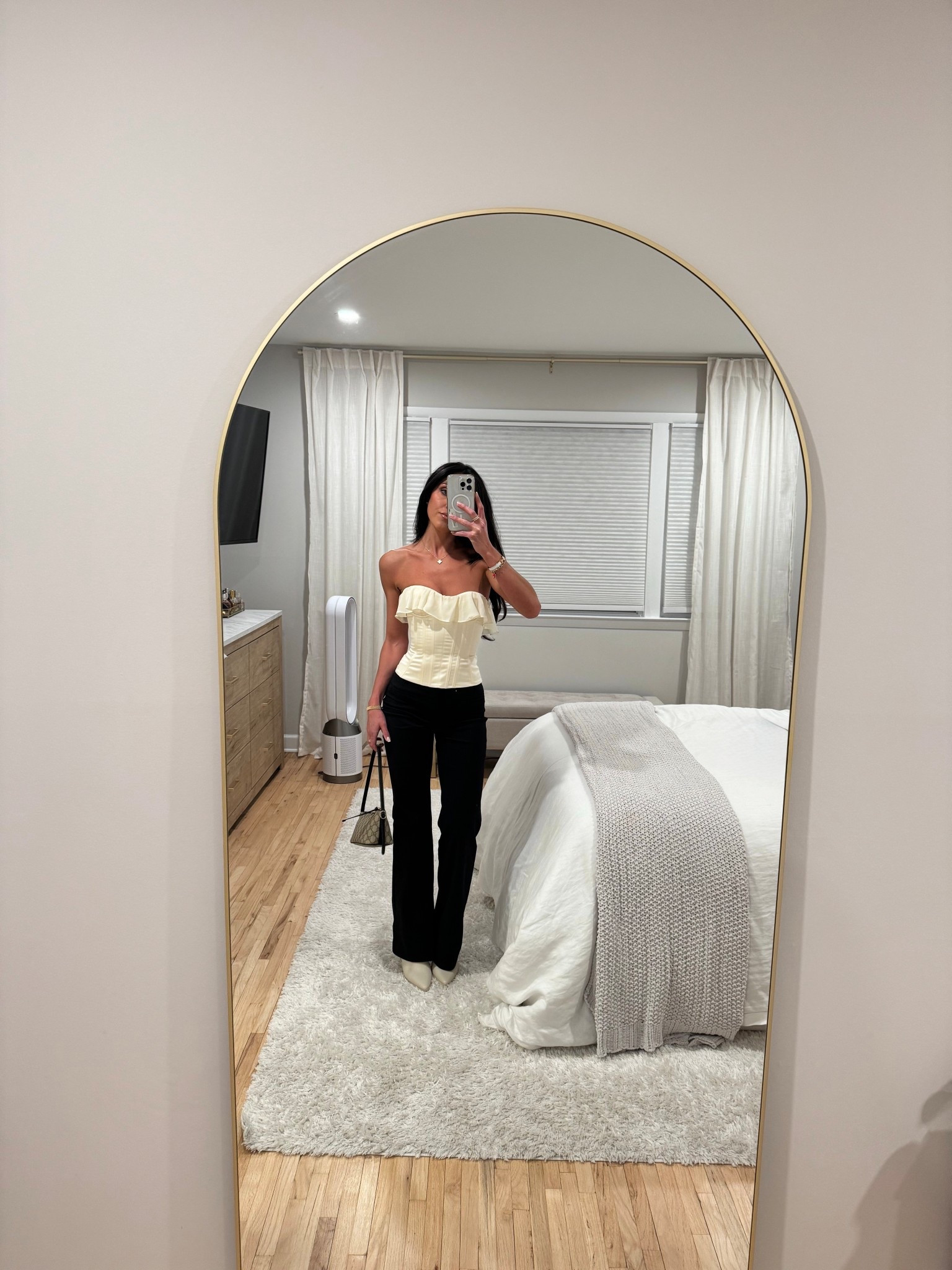 my birthday suit!!!

wearing xs in pants and 0 in top

#LTKBeauty #LTKgrwm