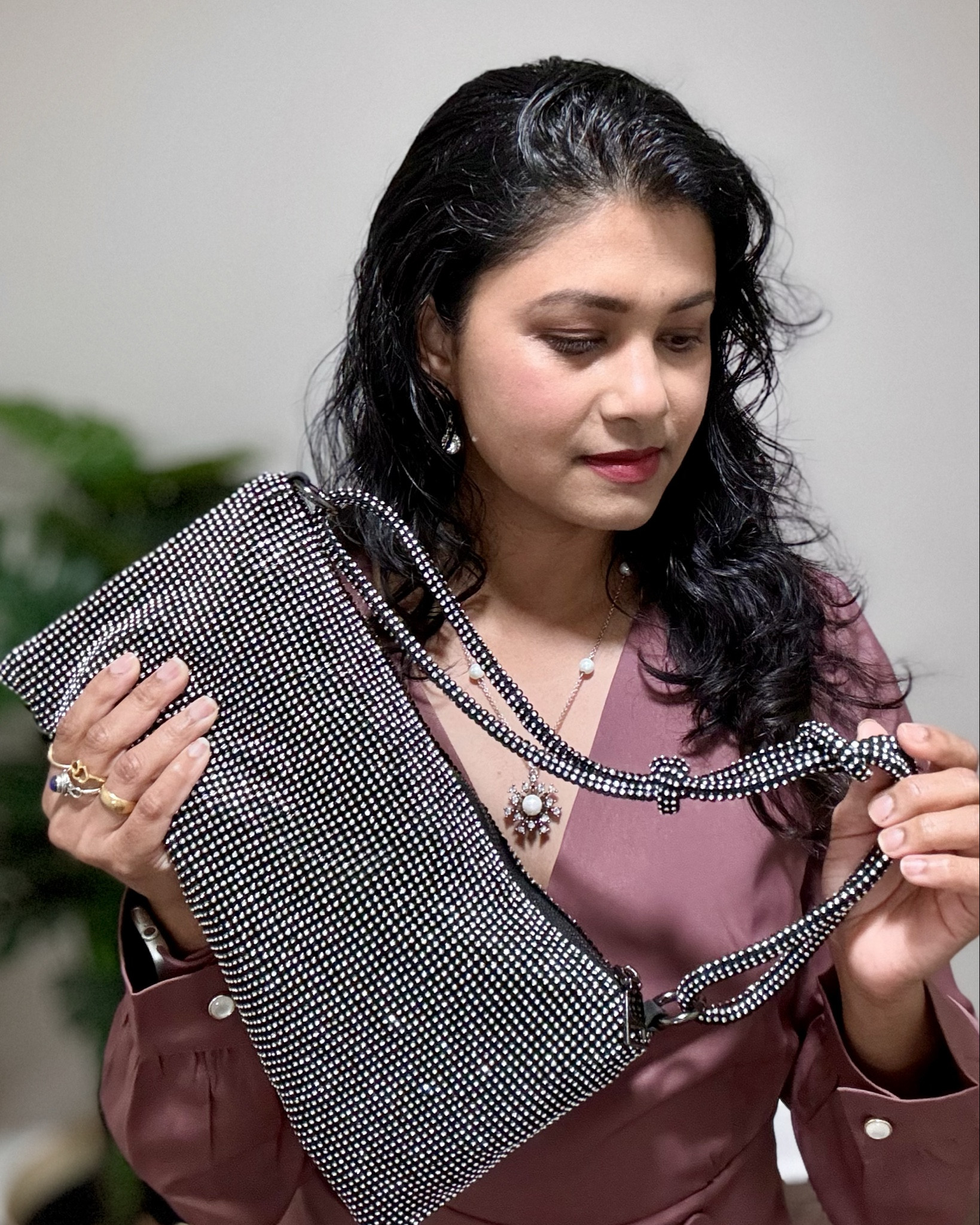 Silver and Black sparkling Rhinestone Mesh Bag - Etsy

#LTKStyleTip #LTKWedding #LTKBeauty