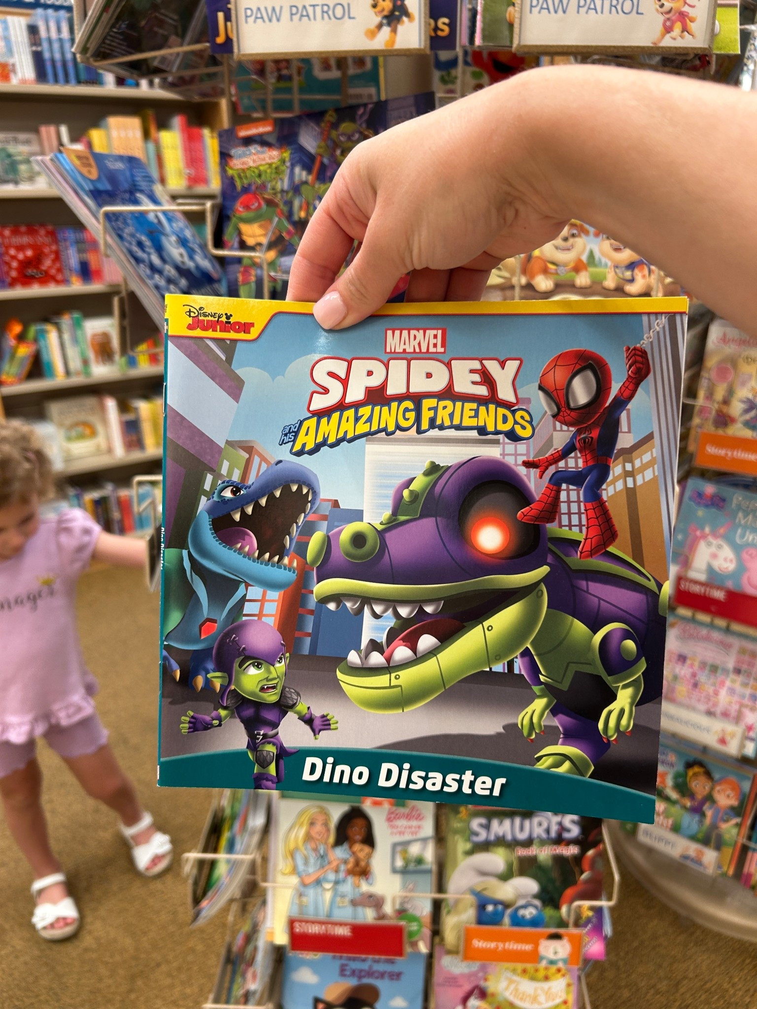 Sidney book, marvel, spiderman, Dino book 

#LTKKids