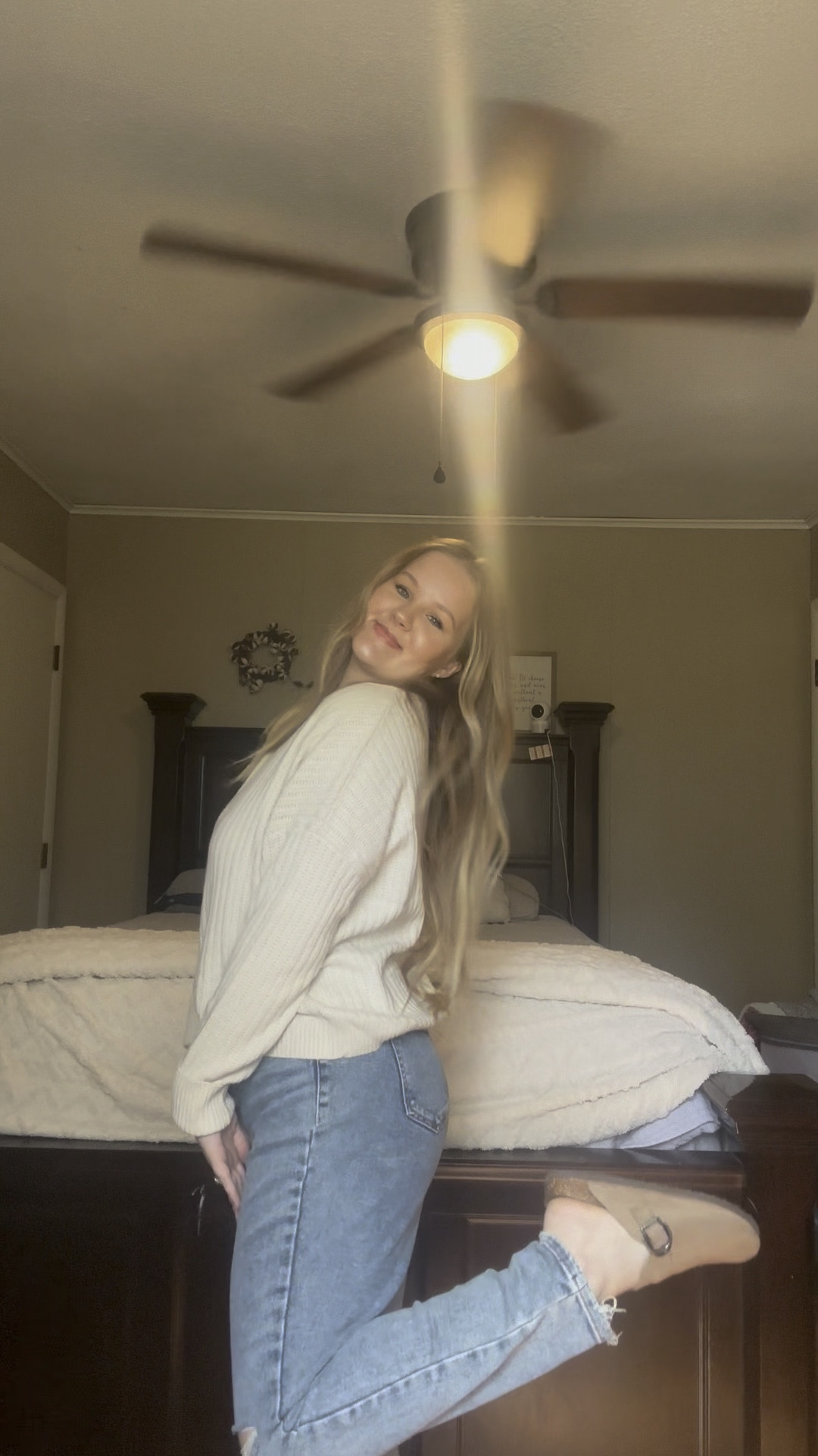 In true mom fashion I give you.. the best mom jeans and viral potato shoes 😁😍🥔🍂 wearing a medium in top for an oversized look 6 in jeans and 8 in shoes 🫶🏼 
No boundaries Time and true mom jeans cushionaire shoes women’s clogs Cute outfit casual outfit Walmart fall outfit easy outfit for fall! #walmartfashion #walmartstyle

#LTKSeasonal #LTKVideo #LTKFallSale