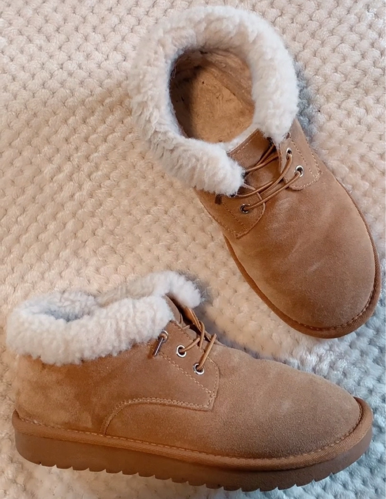 Cushionaire Chesnut mini boots for Winter/ Fall 🥾🍂

USE CODE GENSTEEN FOR 10% OFF

#LTKshoecrush #LTKSeasonal #LTKHoliday