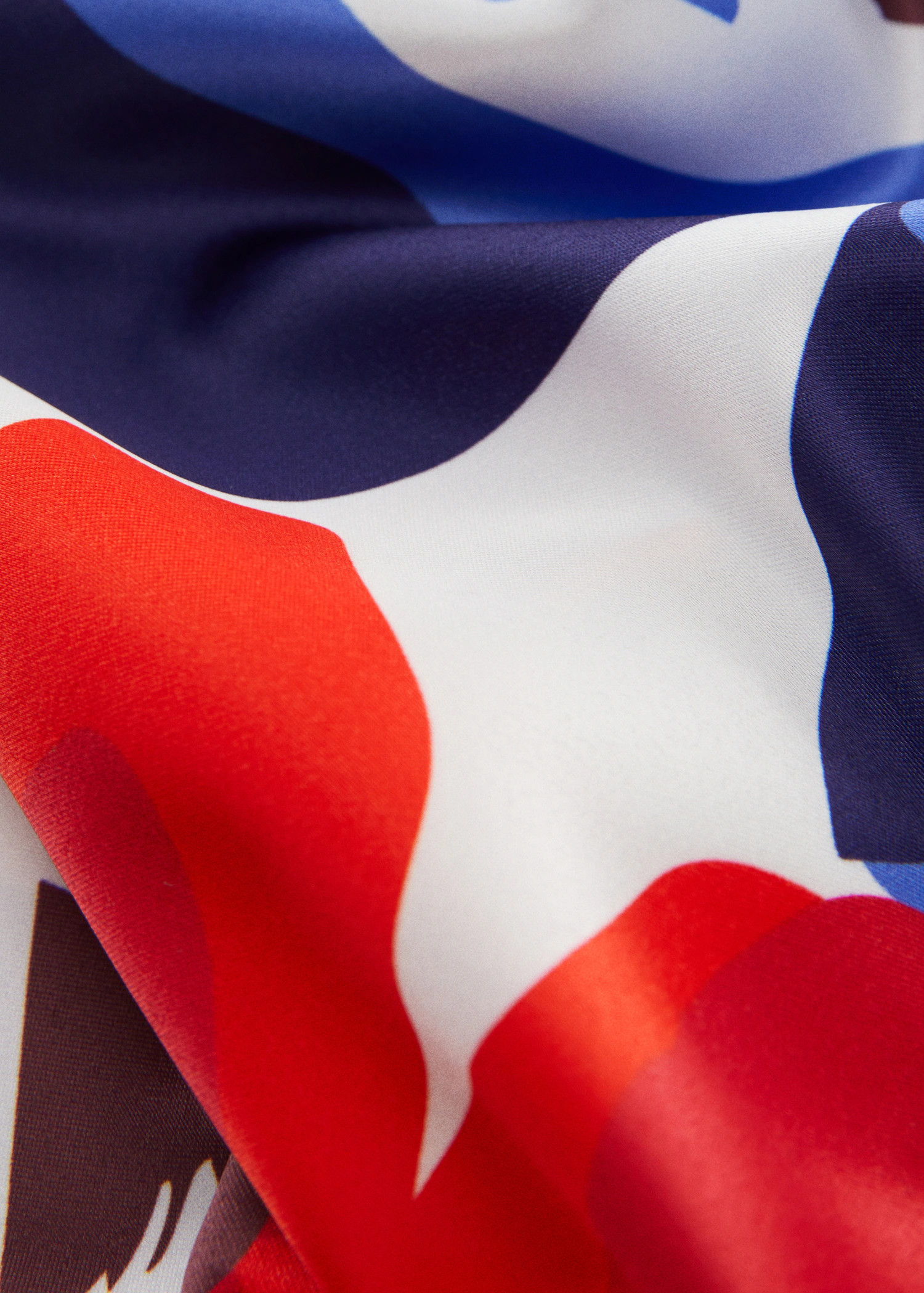 Floral printed scarf - Woman | MANGO USA | MANGO (US)