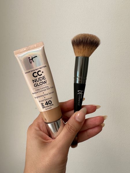 Lightweight with natural finish and SPF 40. #beauty #makeup #foundation 