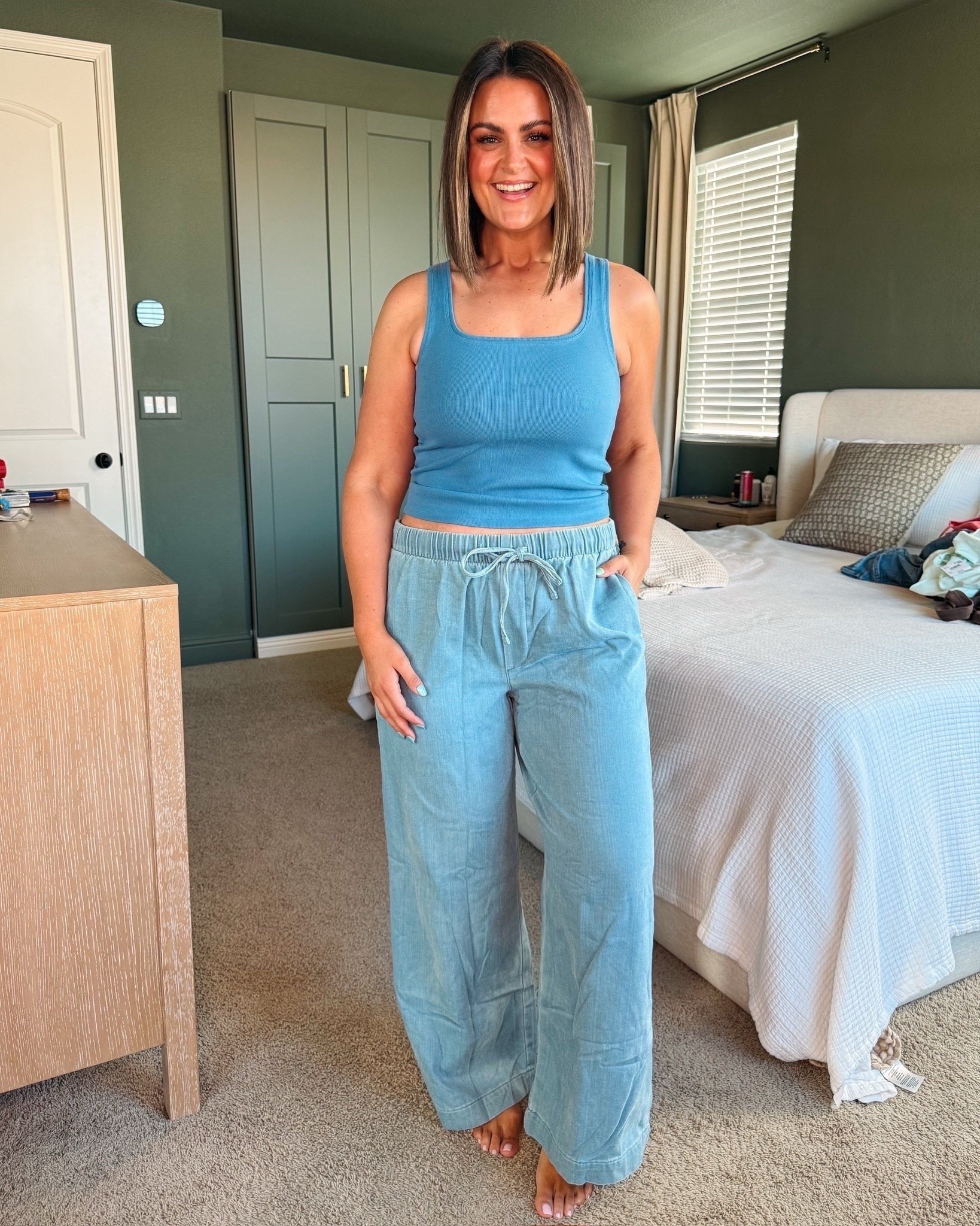 Outfit on sale from American Eagle!! Wearing a large in the tank and a large in the pants!

Spring fashion, causal outfit, sale alert, new arrivals, midsize fashion, Courtney Hamilton

#LTKootd #LTKSeasonal #LTKMidsize