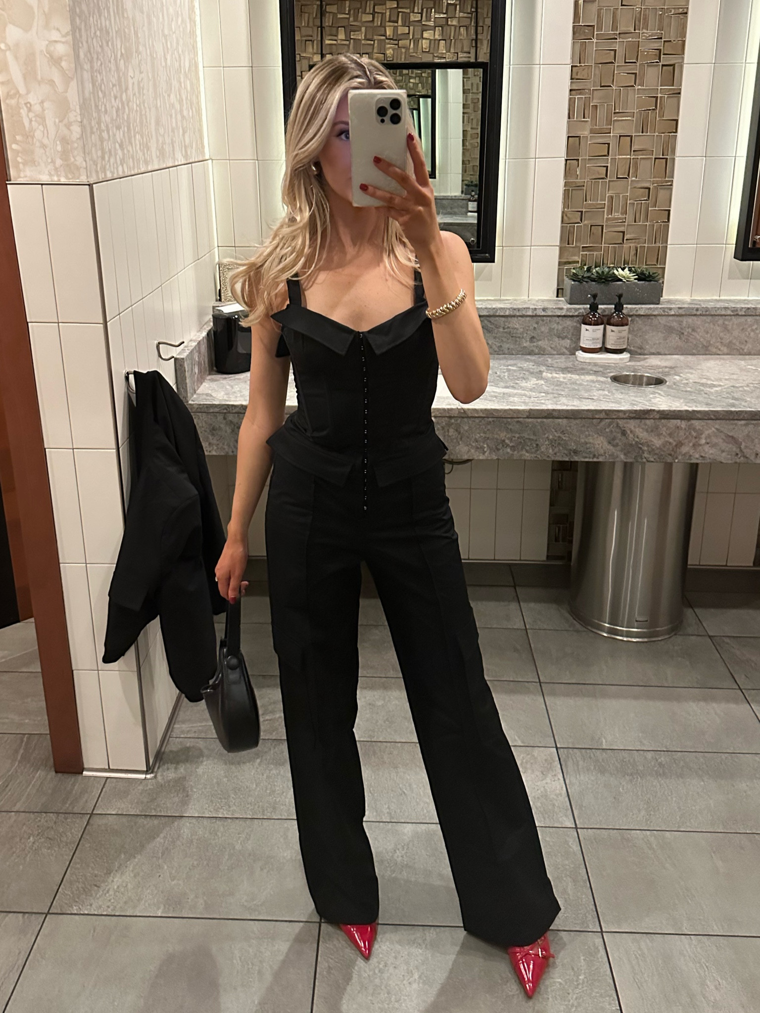 OOTN, Date Night Outfits, Going Out Outfits, What to wear this weekend, winter weekend outfits, easy date night looks, winter going out looks, winter going out outfits, winter weekend outfits, winter date night outfits, black jumpsuit, black tank jumpsuit, cargo pant jumpsuit, point toe heels, sling back kitten heels, kitten heels, date night looks 🍔

#LTKfindsunder50 #LTKparties #LTKstyletip