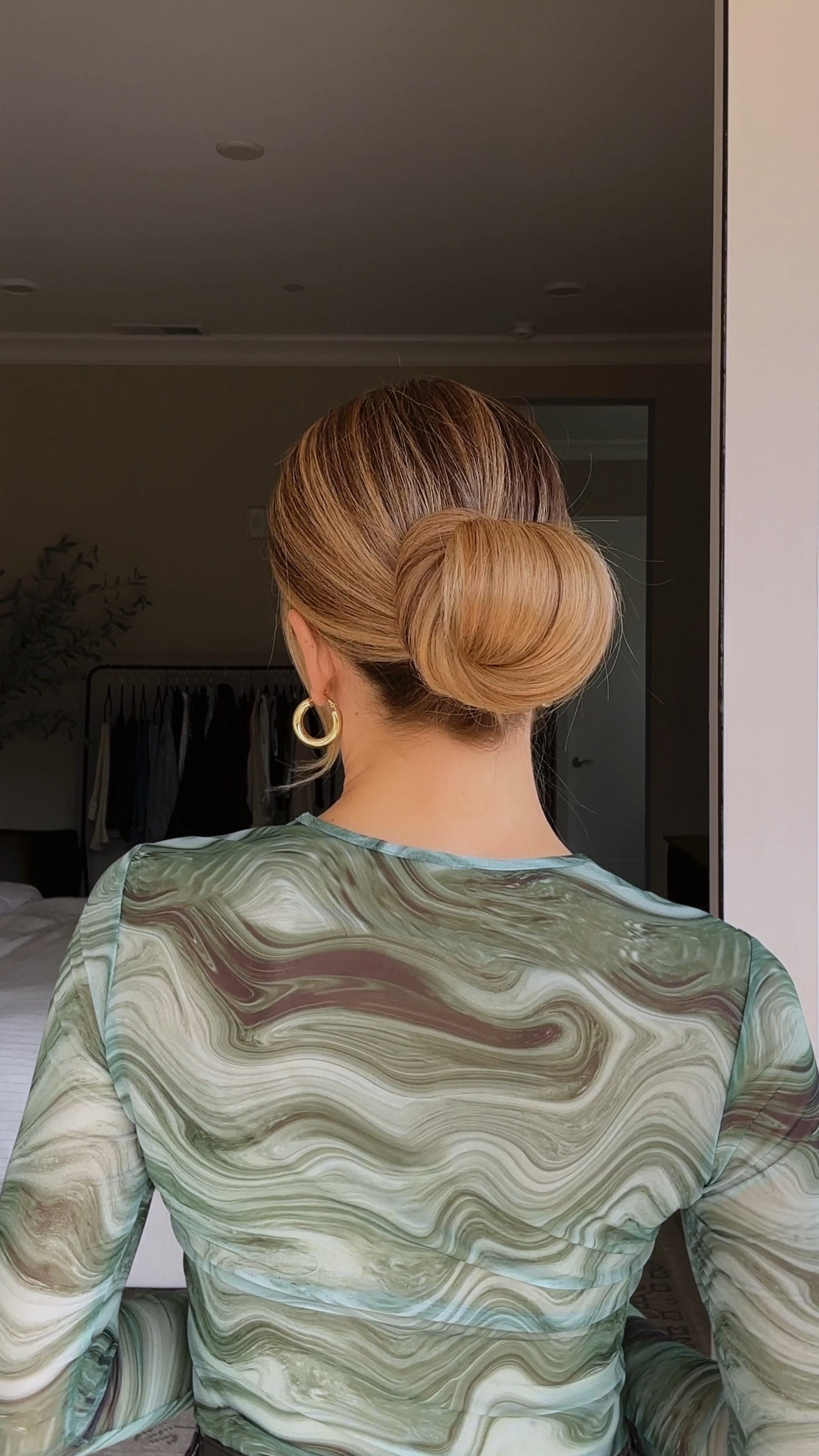 The Snail Bun 🐌💁‍♀️
Wearing size S in the top.

#LTKbeauty #LTKfindsunder50 #LTKHoliday