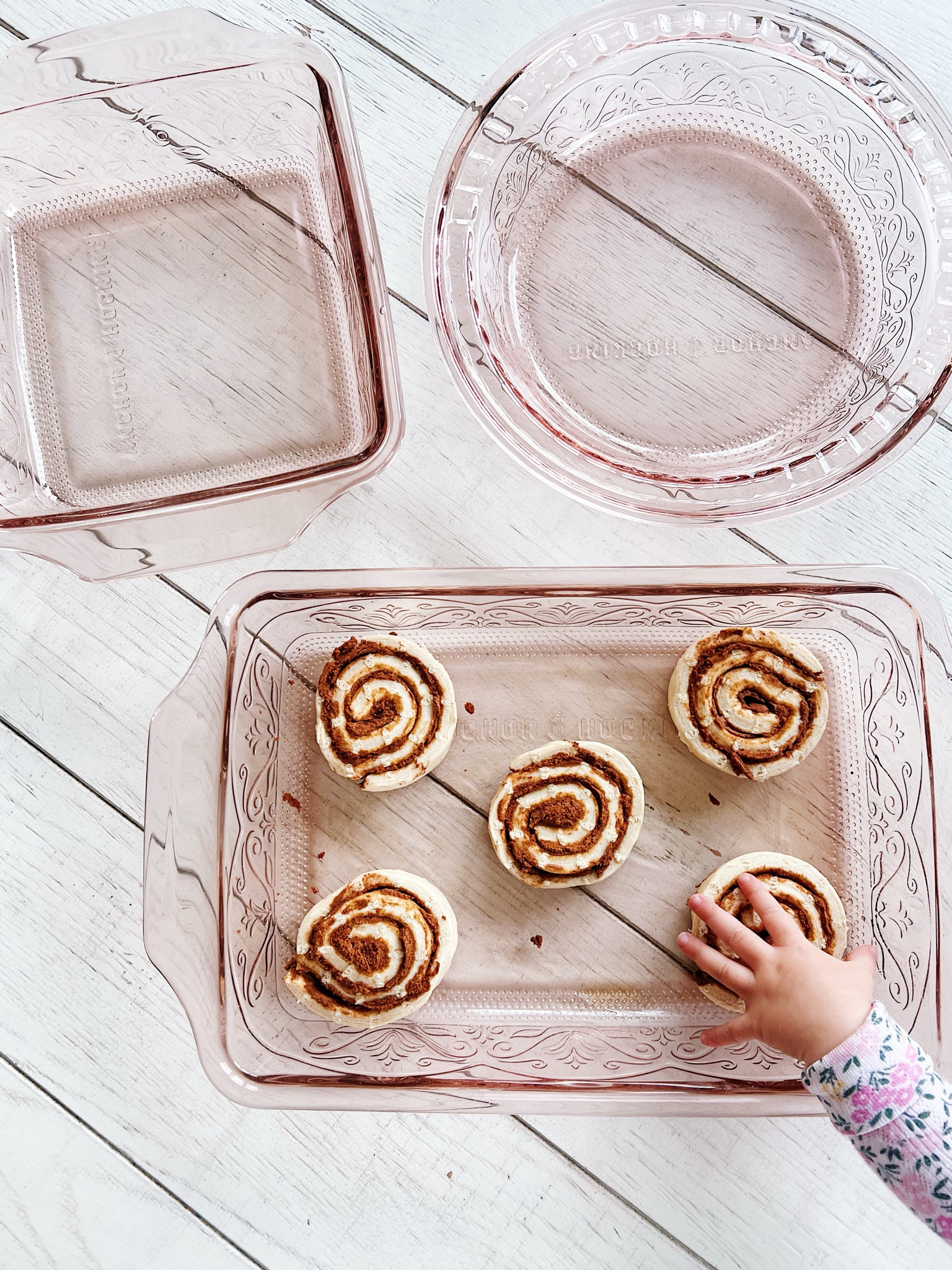 @hsn deal of the day! @anchorhocking  3-piece Glass Embossed Oven-To-Table Bakeware that’s gorgeous in person! A beautiful vintage feel that’s amazing quality! 👏🏻 
WAS: $44.95
NOW: $34.95

 $20 off your first order of $40 or more with code “HOLIDAY24”

#AD #HSNInfluencer #LoveHSN