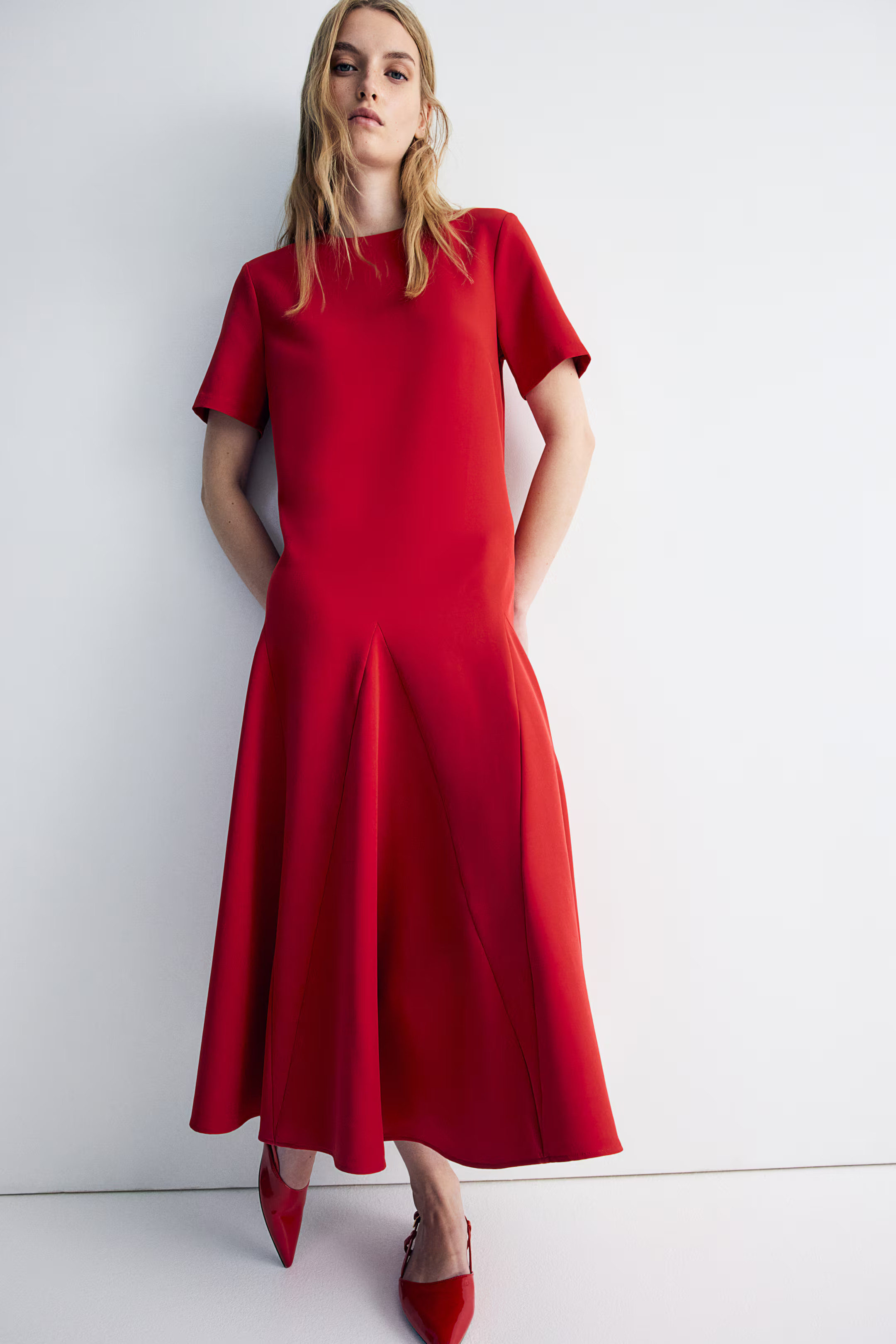 Ausgestelltes Twill-Kleid - Rot - Ladies | H&M AT | H&M (DE, AT, CH, NL, FI)