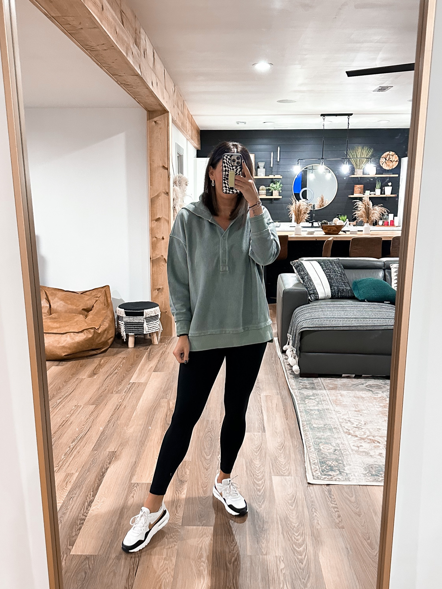 Top-small
Leggings-medium
Sneakers-tts 8

#LTKstyletip #LTKsalealert #LTKfindsunder50