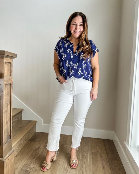 Vacation outfit 

Use code: RYANNE10 for 10% off Gibsonlook

Fit tips: blouse tts, L // jeans tts, 31 // heeled sandals tts

Gibsonlook  white jeans  floral blouse  Walmart heeled sandals  nude sandals  spring workwear  spring office fashion  

#LTKSeasonal #LTKtravel #LTKmidsize
