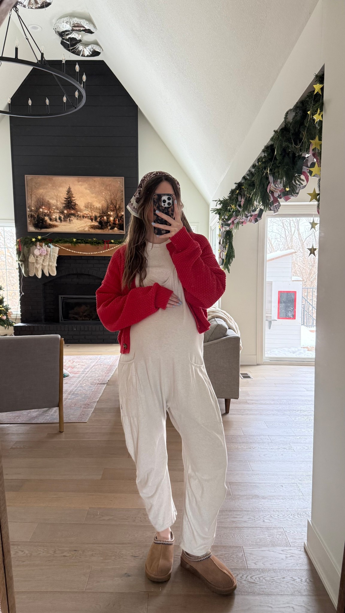 wearing an xs in onesie, so comfy and bump friendly! wearing a small in tee and cardigan! 

#LTKBump #LTKootd