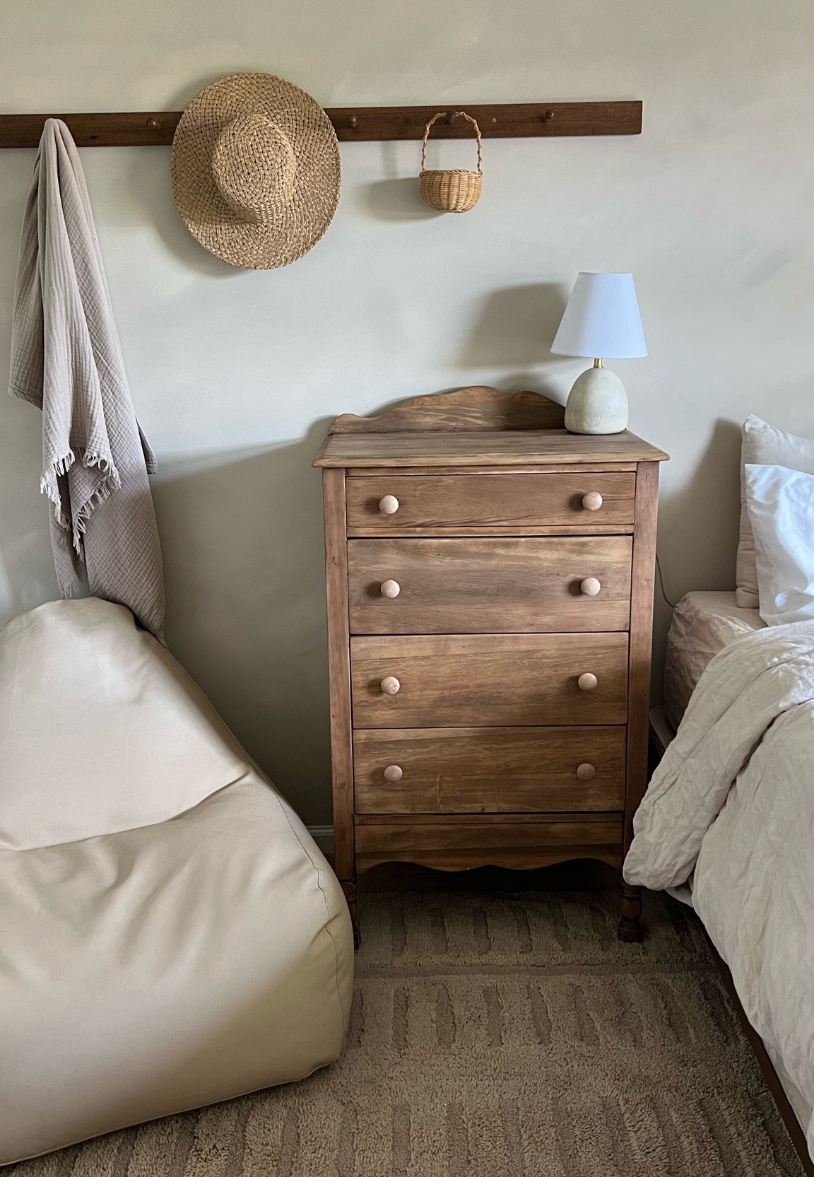 Linking the stain & knobs I used on this piece ☺️ I did one coat of stain!