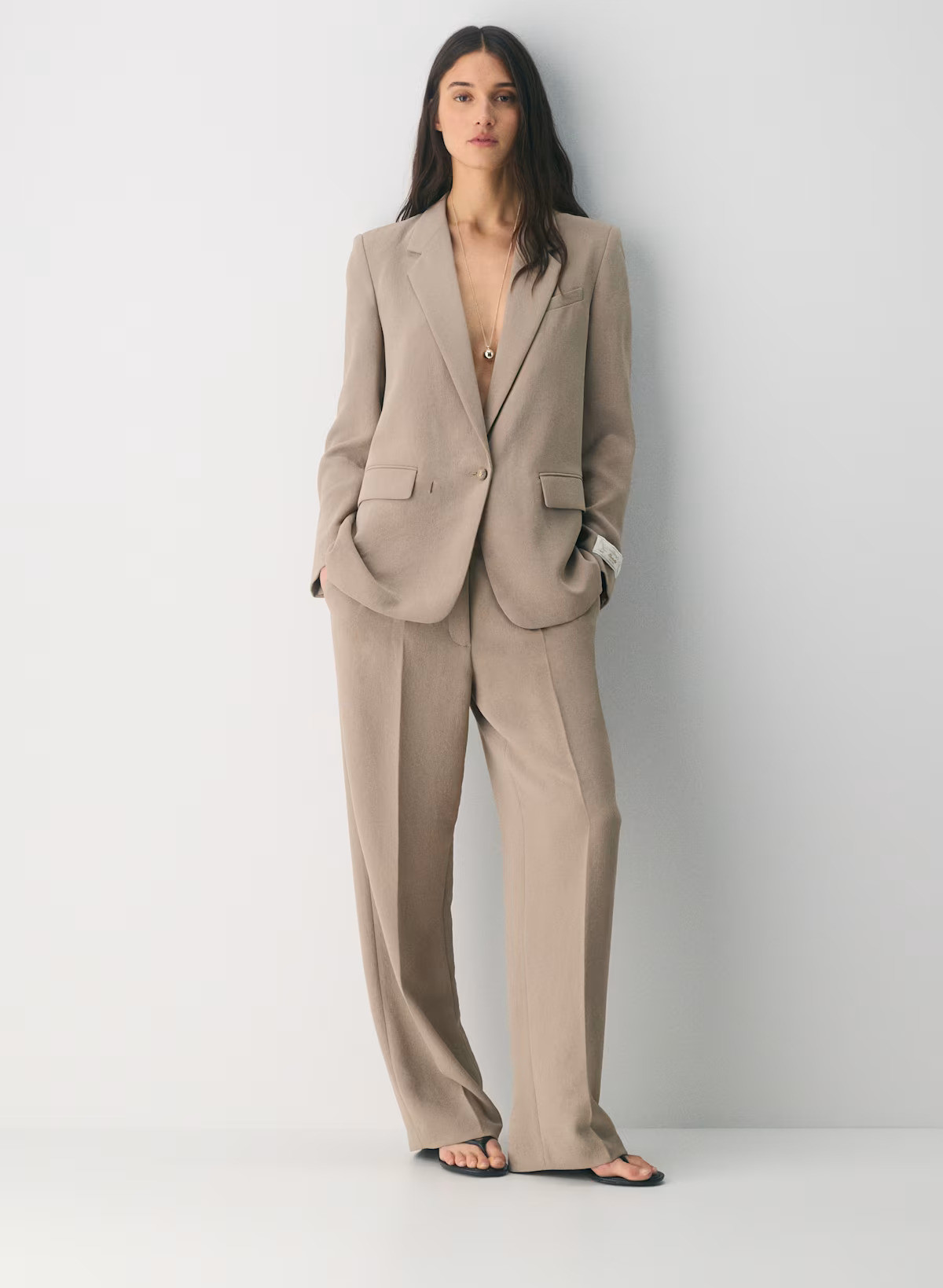If it’s in your cart…this is your sign 🛒 Aritzia’s Summer Sale is dropping 50% off EVERYTHING—yes, even the staples you wear daily. Dresses, jeans, pants, sets & more 🤍

#AritziaSale #CartCheck #50Off #FashionSteals #SummerStyle #ClosetRefresh #EverydayOutfits #DenimStyle #ChicLooks #StyleDeals #OutfitInspo #TrendyWardrobe #AffordableFashion #StreetStyle #ModernChic #MustShop #StyleOnABudget #DailyLooks #SaleFinds 

 #LTKSeasonal #LTKU #LTKSaleAlert