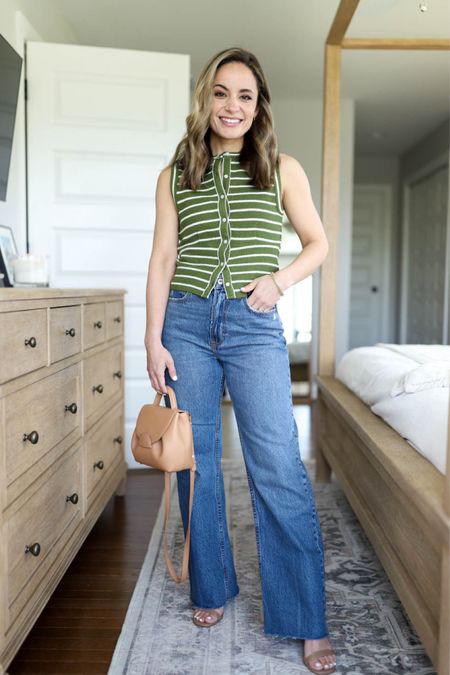 Petite-friendly wide leg pants and jeans 


Abercrombie loose jeans: 24 short - relaxed roomy fit. 11” rise 29” inseam in short (I’m wearing them with heels) 
Madewell top: xxs - runs small 
Loft wedges: tts 

My measurements for reference: 4’10” 105lbs bust, waist, hips 32”, 24”, 35” size 5 shoe 

#LTKstyletip #LTKSeasonal