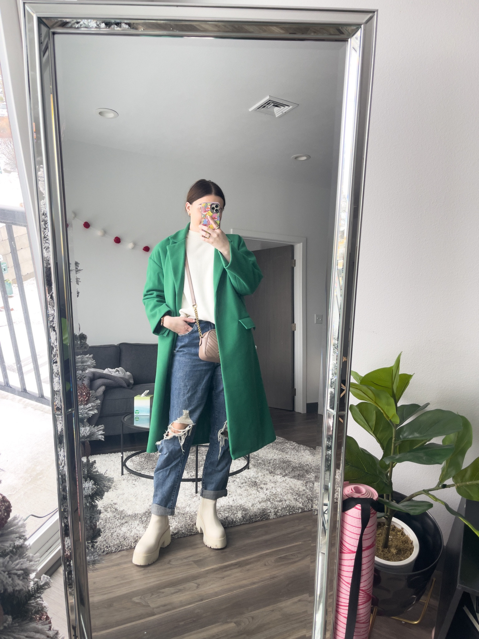 Casual cool girl outfit idea for wintertime! Featuring distressed jeans and a chunky sweater

I’m wearing a S sweater, size 31 jeans and size 9 boots

#LTKunder100 #LTKSeasonal #LTKstyletip