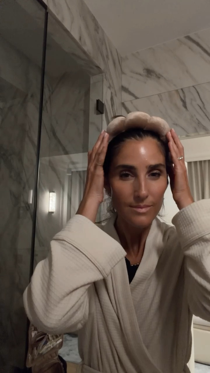 Unwind with me before bed ❤️ linking all of the products I used below xx 
StylinByAylin, Aylin #amazon #beauty #travel

#LTKgrwm #LTKBeauty #LTKStyleTip