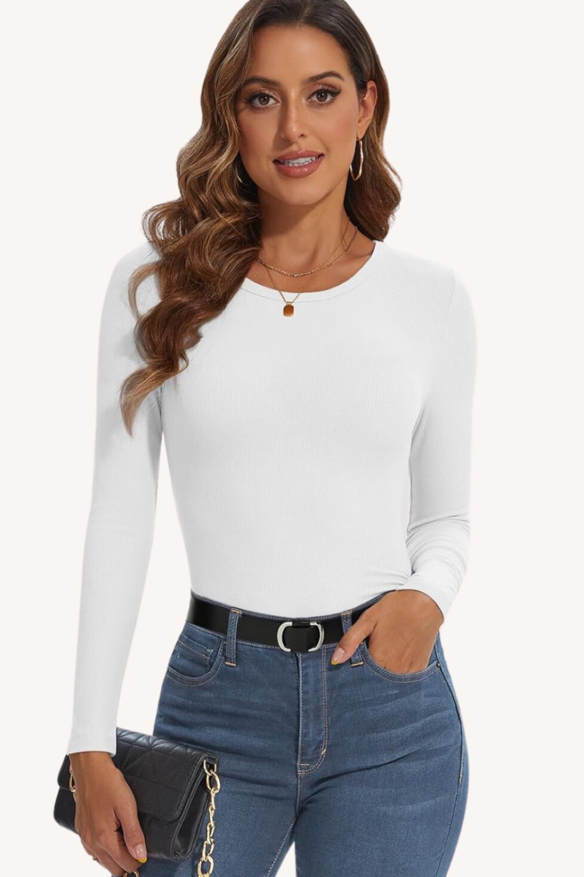 Who doesn’t love a basic white tee? 😍