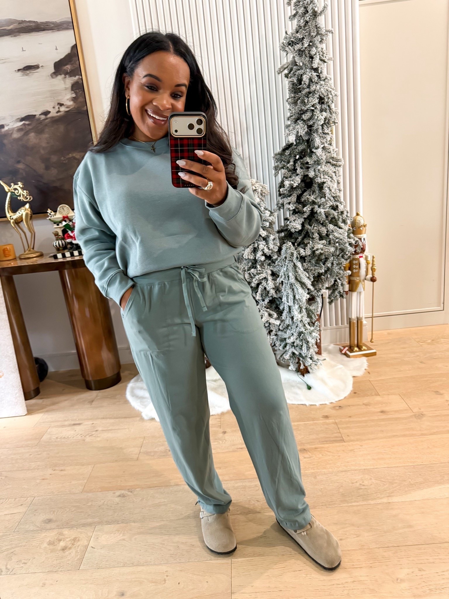 The comfiest set ever — and it’s under $25!! Comes in tons of colors 😍

#LTKootd #LTKFindsUnder50 #LTKSeasonal