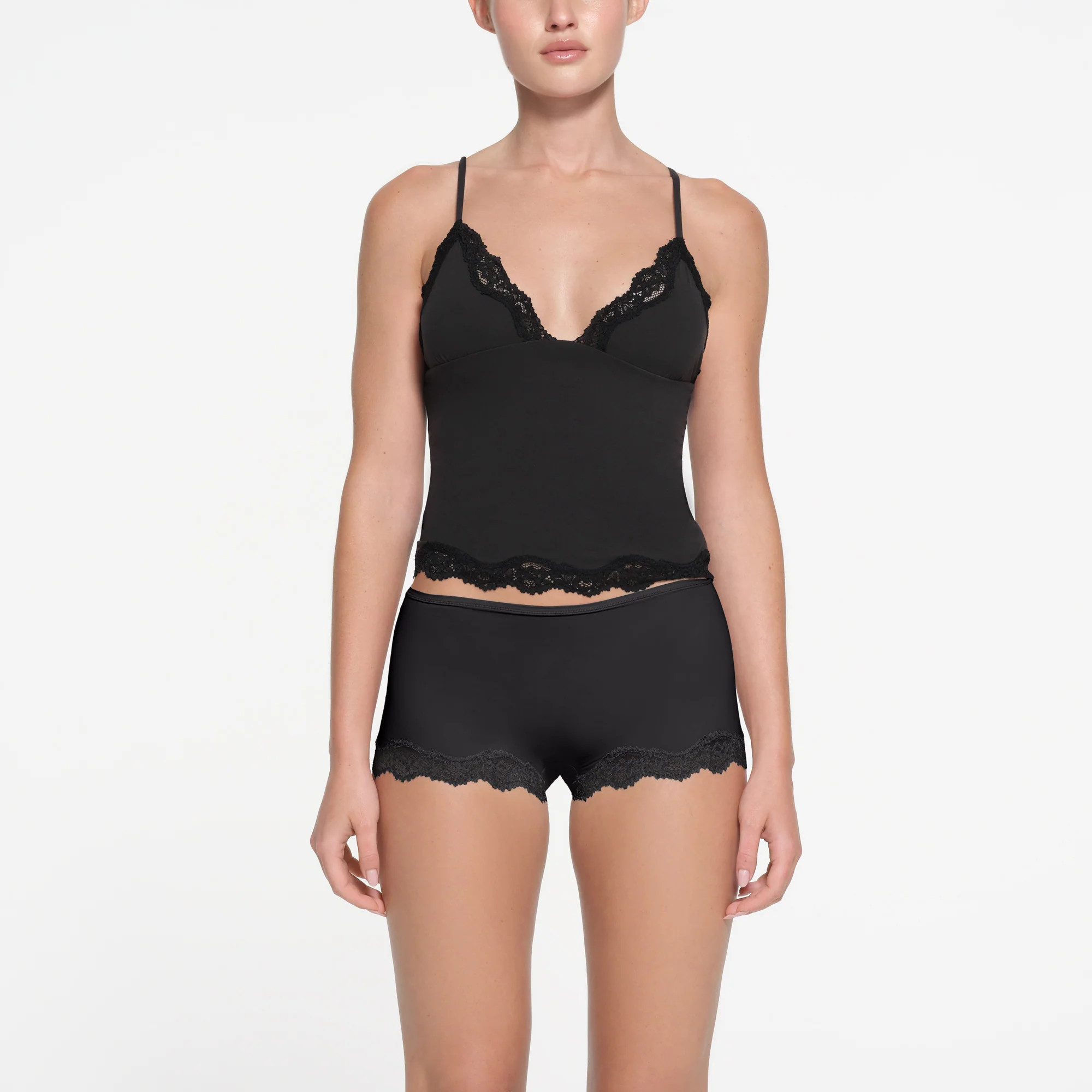 SKIMS Triangle Cami Top | Black | Medium | Fits Everybody Lace | SKIMS (US)