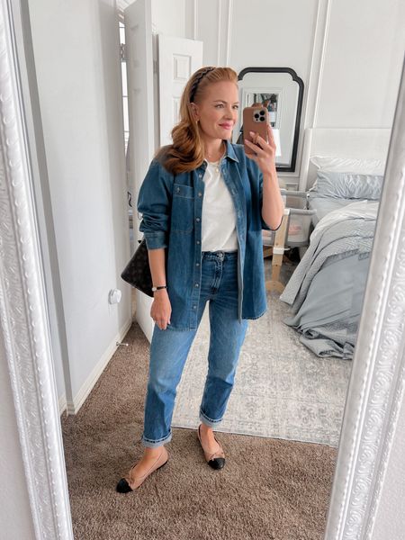 Today’s work from home look👖 I love a denim on denim look right now and I rolled the bottom of my jeans up for a very 90s look!

Sizing:
Jeans - 27 short
Denim button up - mediumm

#LTKworkwear #LTKfindsunder50 #LTKSeasonal