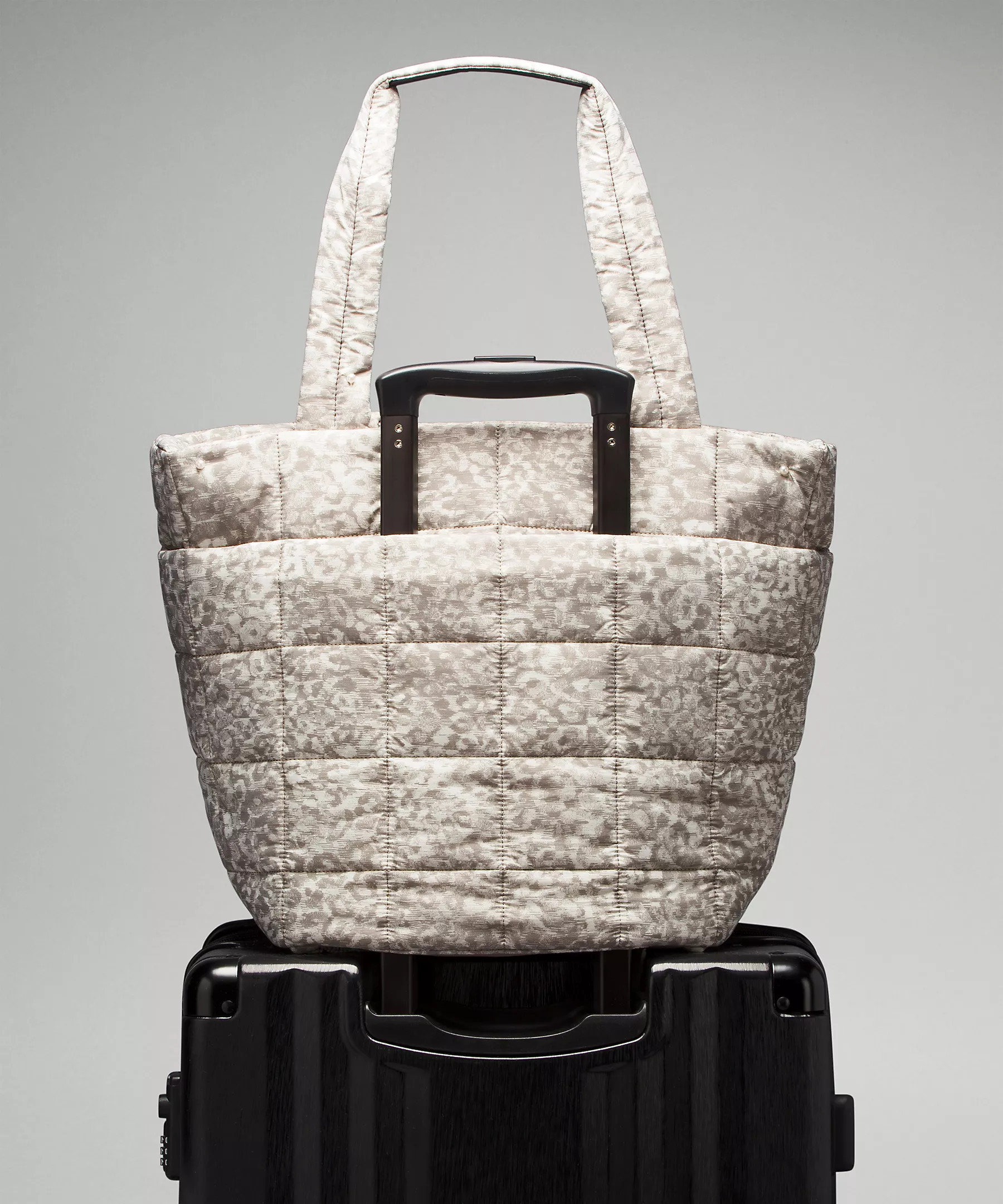 Quilted Grid Tote Bag 26L | Women's Bags,Purses,Wallets | lululemon | Lululemon (US)