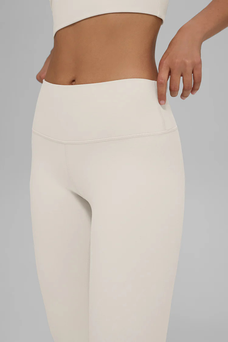 Alosoft High-Waist 7/8 Highlight Legging - Bone | Alo Yoga (US)