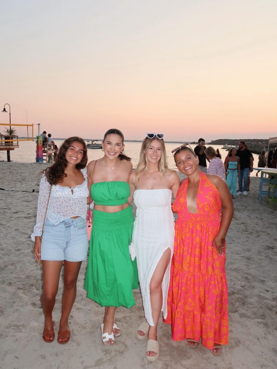 loving this color combo 💚