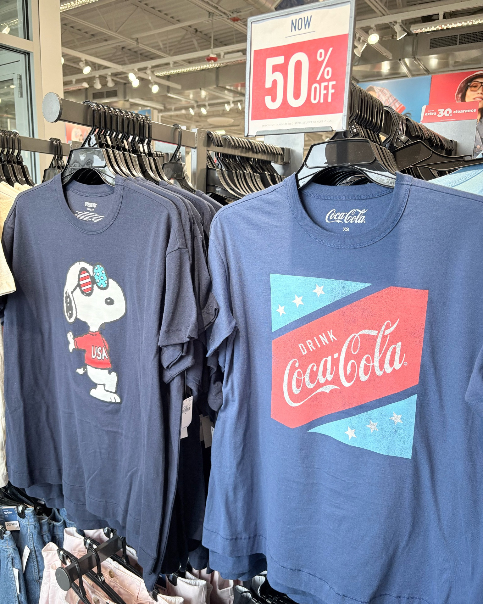 🚨 Old Navy is running up to 50% off for Memorial Day weekend! I spotted graphic tees, summer styles, and so many cute finds on sale. 🇺🇸 check it out!