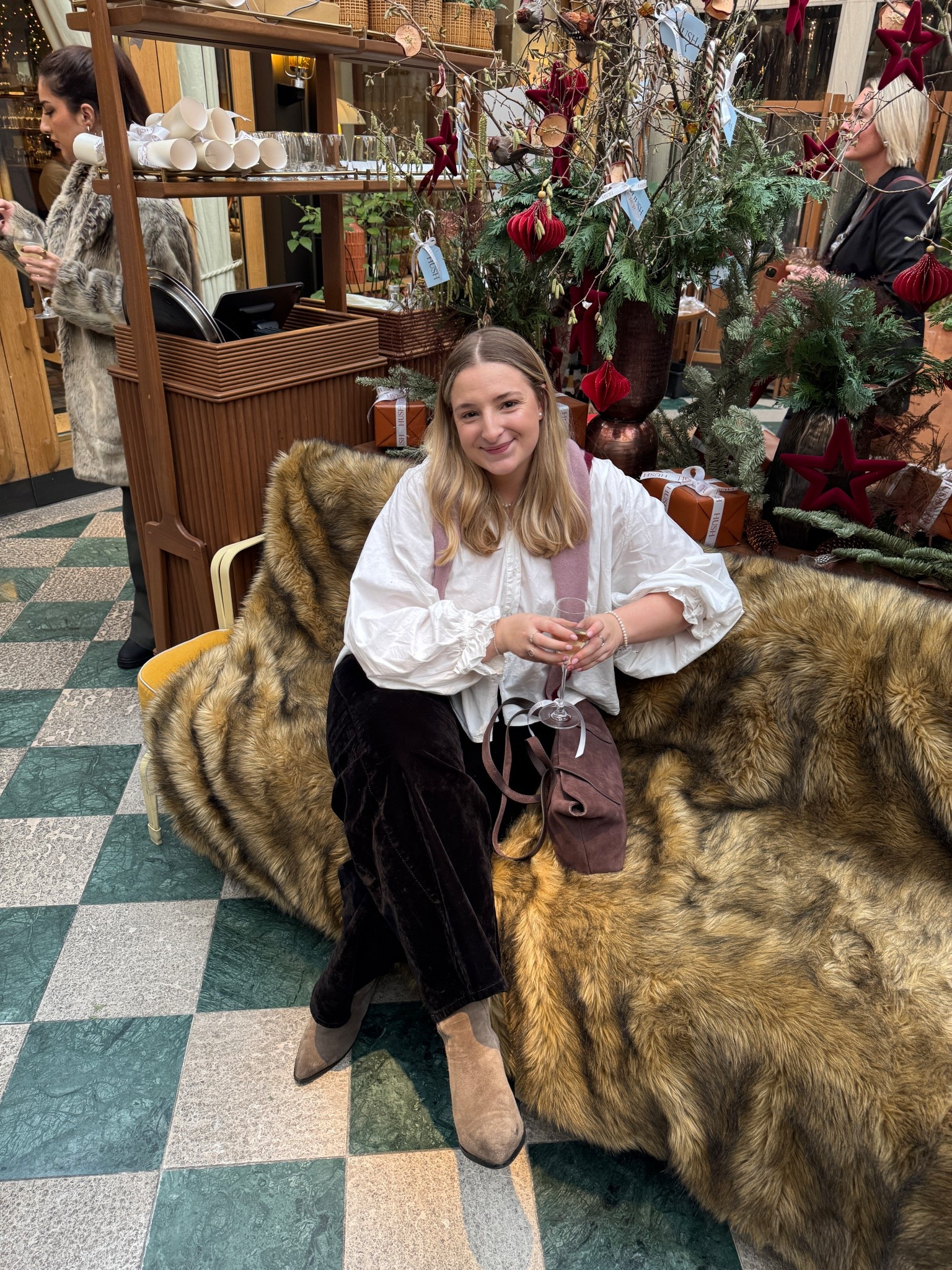 A gorgeous festive afternoon⭐️✨

#LTKuk #LTKwinter #LTKautumn