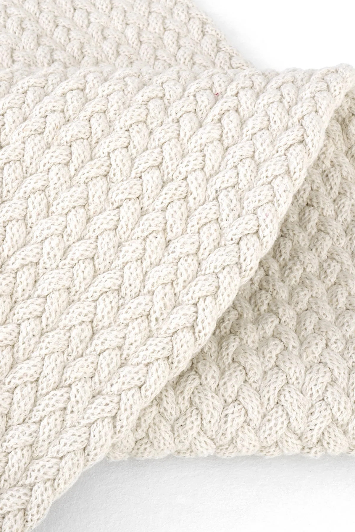 Glenn White Handwoven Decorative Round Rug | Wayfair North America