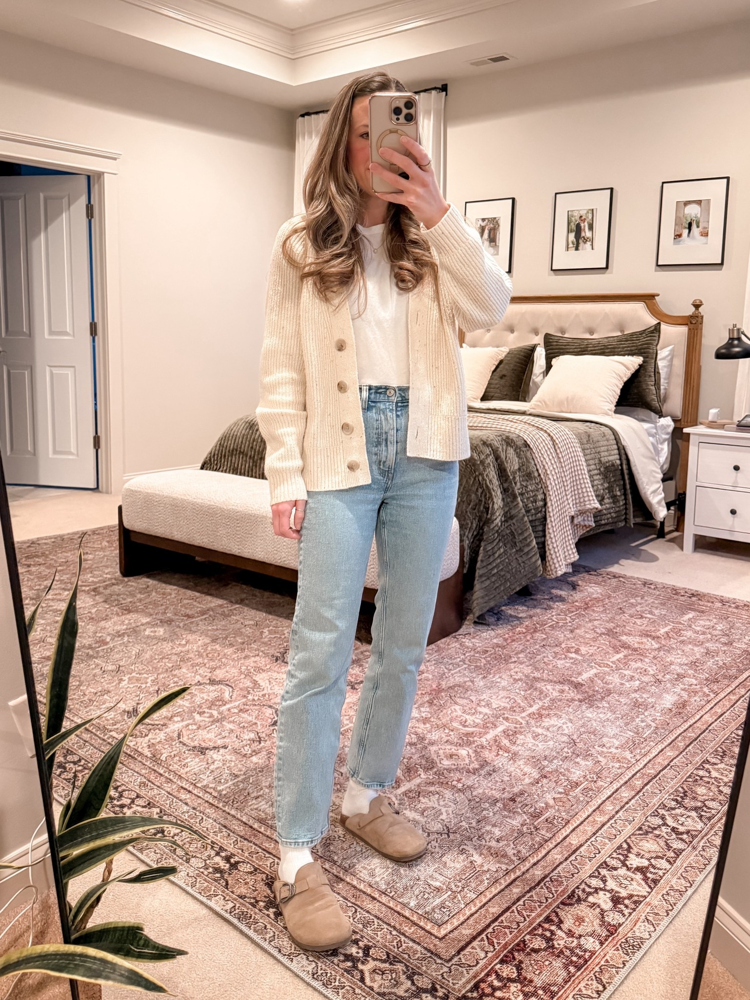 Casual everyday style 🤍
Simple, comfy, and classic — an easy outfit for errands or a cozy day at home.
Wearing this year’s version of my Old Navy sweater, Abercrombie high-rise ankle straight jeans, and my go-to clogs.
Everyday mom outfit made easy.

#CasualOutfit #MomStyle #LTKClassicStyle #CapsuleWardrobe #LTKUnder100 #ClogsOutfit #EverydayStyle #AbercrombieJeans #OldNavyStyle #LTKWinterStyle

#LTKmomlife #LTKootd
