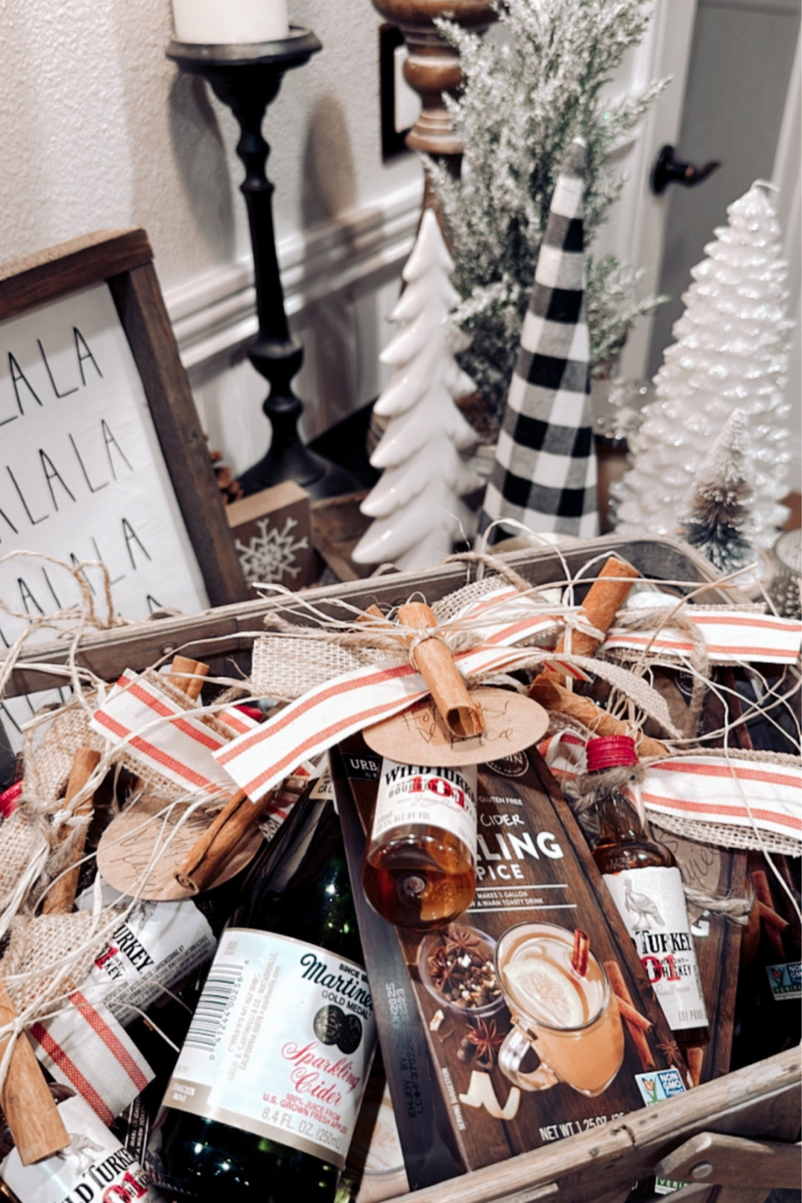 Mulled Wine Gift! Great for a group gift, neighbors, friends, co workers & more🎄

#LTKHoliday #LTKSeasonal #LTKGiftGuide