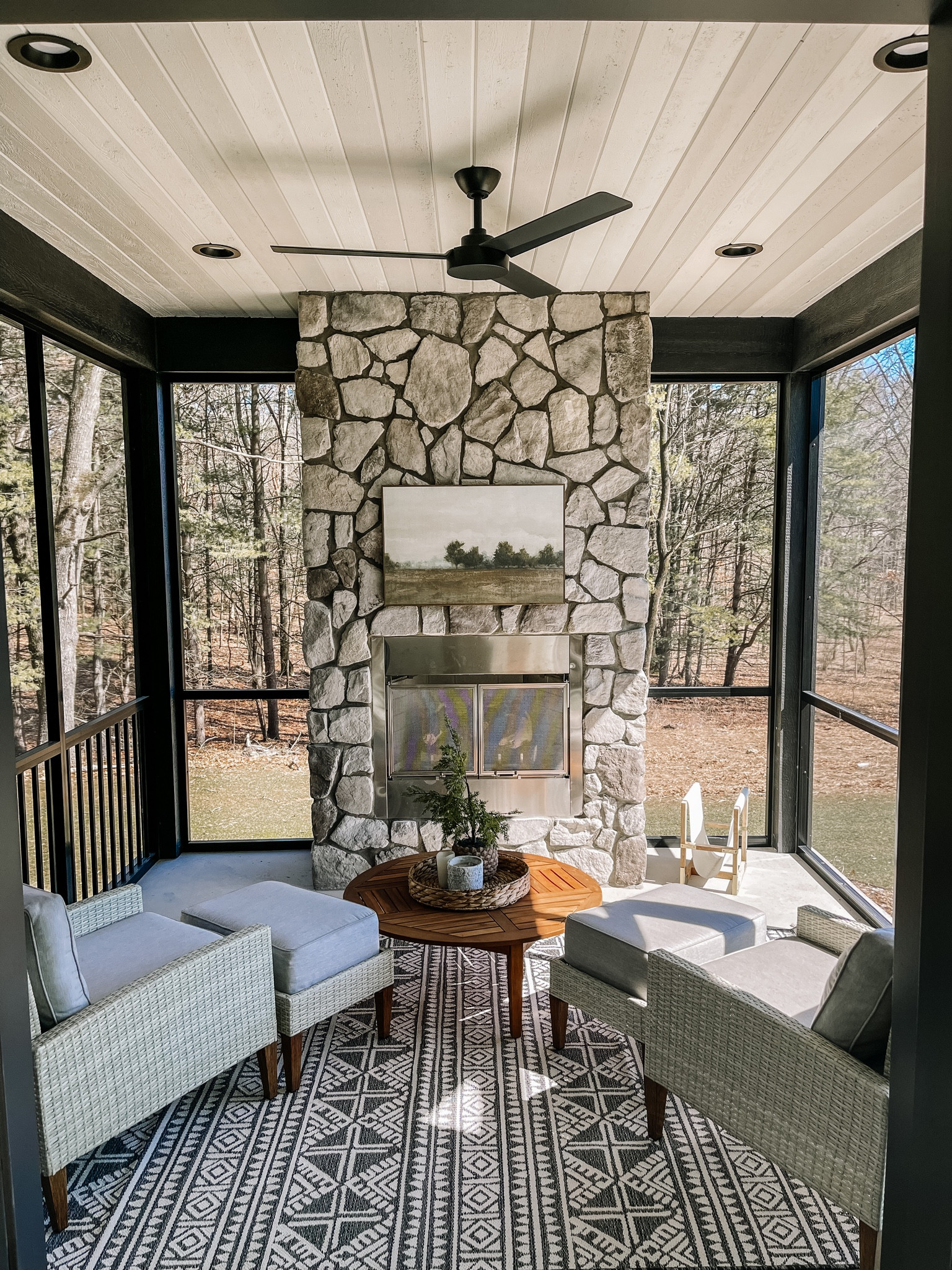 Screened porch, patio decor, patio furniture, outdoor living 

#LTKhome