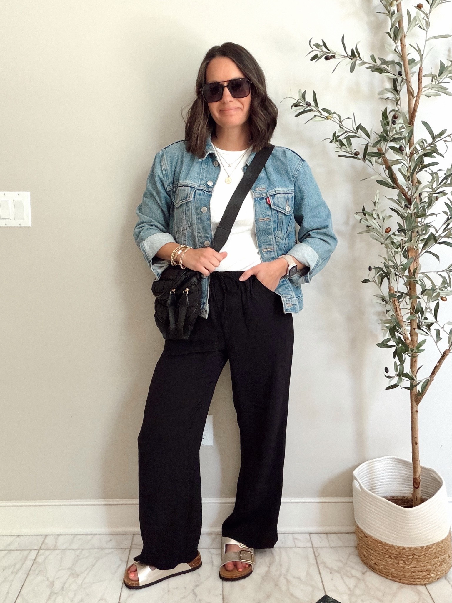 Mom outfit of the day!

Pants run true to size - I’m wearing a small and I M 5’4”.

#LTKootd #LTKmomlife #LTKgrwm