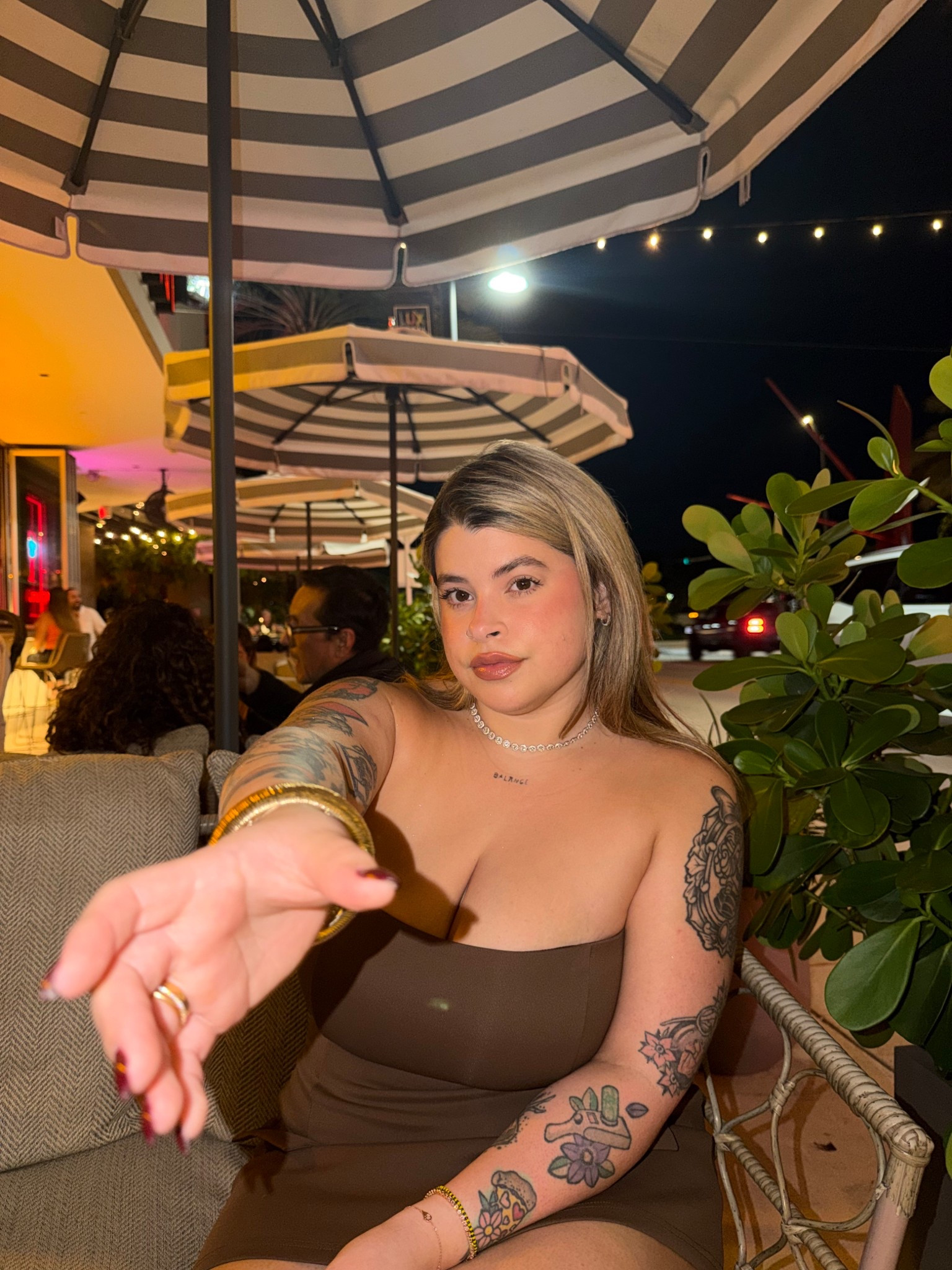 Es el mismo modelo que el blanco, solo que en color marrón 🤎
Favorece igual y queda precioso puesto.
🔗 Link aquí


#LTKgrwm #LTKootd #LTKMidsize