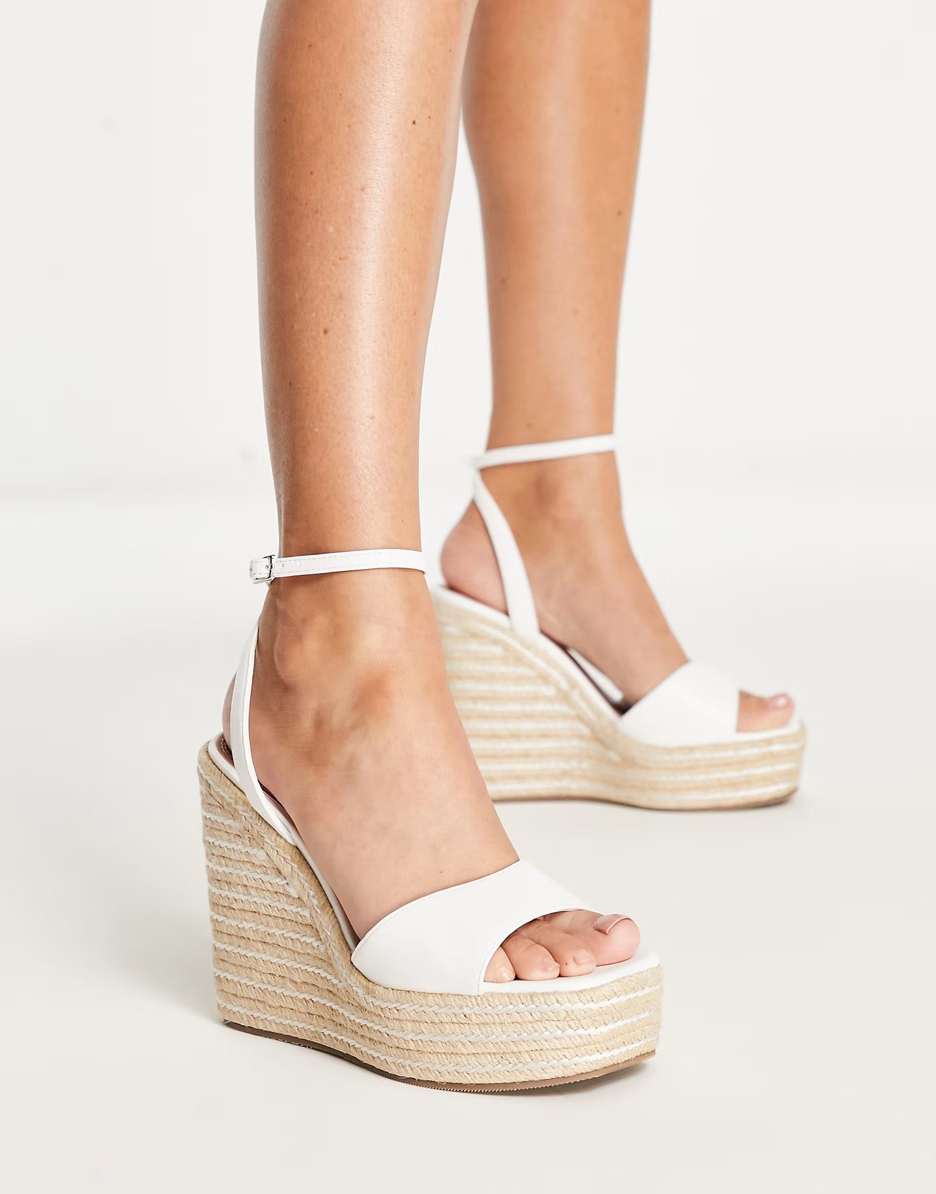 Cuñas blancas estilo alpargatas Tasha de ASOS DESIGN Wide Fit | ASOS | ASOS (Global)