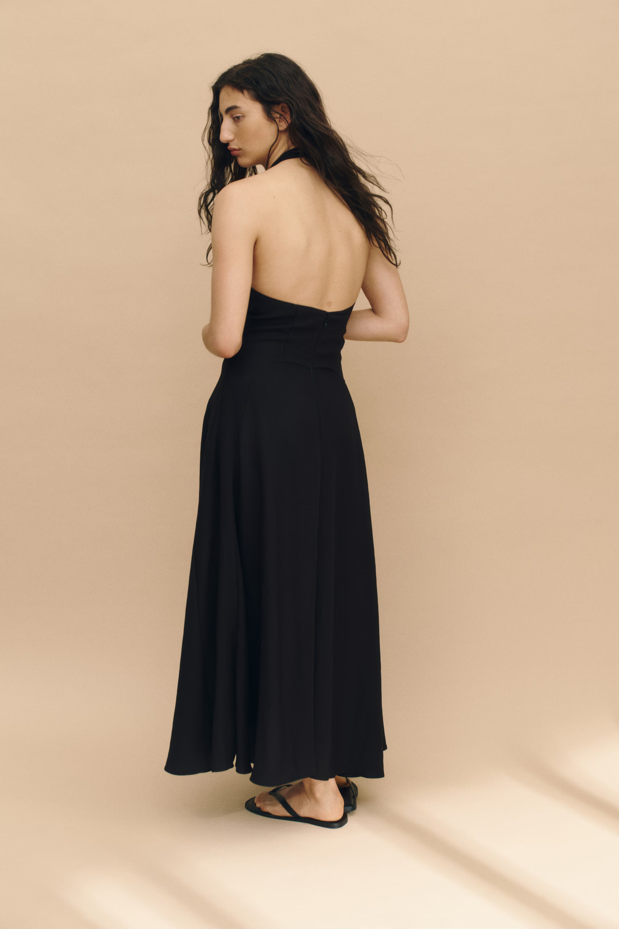 Abito halterneck svasato | H&M (FR, IT, ES, PT, BE)