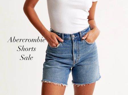 Abercrombie 25% off shorts sale!!

#LTKsalealert