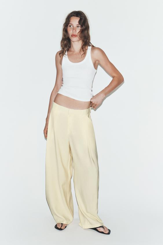 FLOWY PLEATED PANTS | Zara US