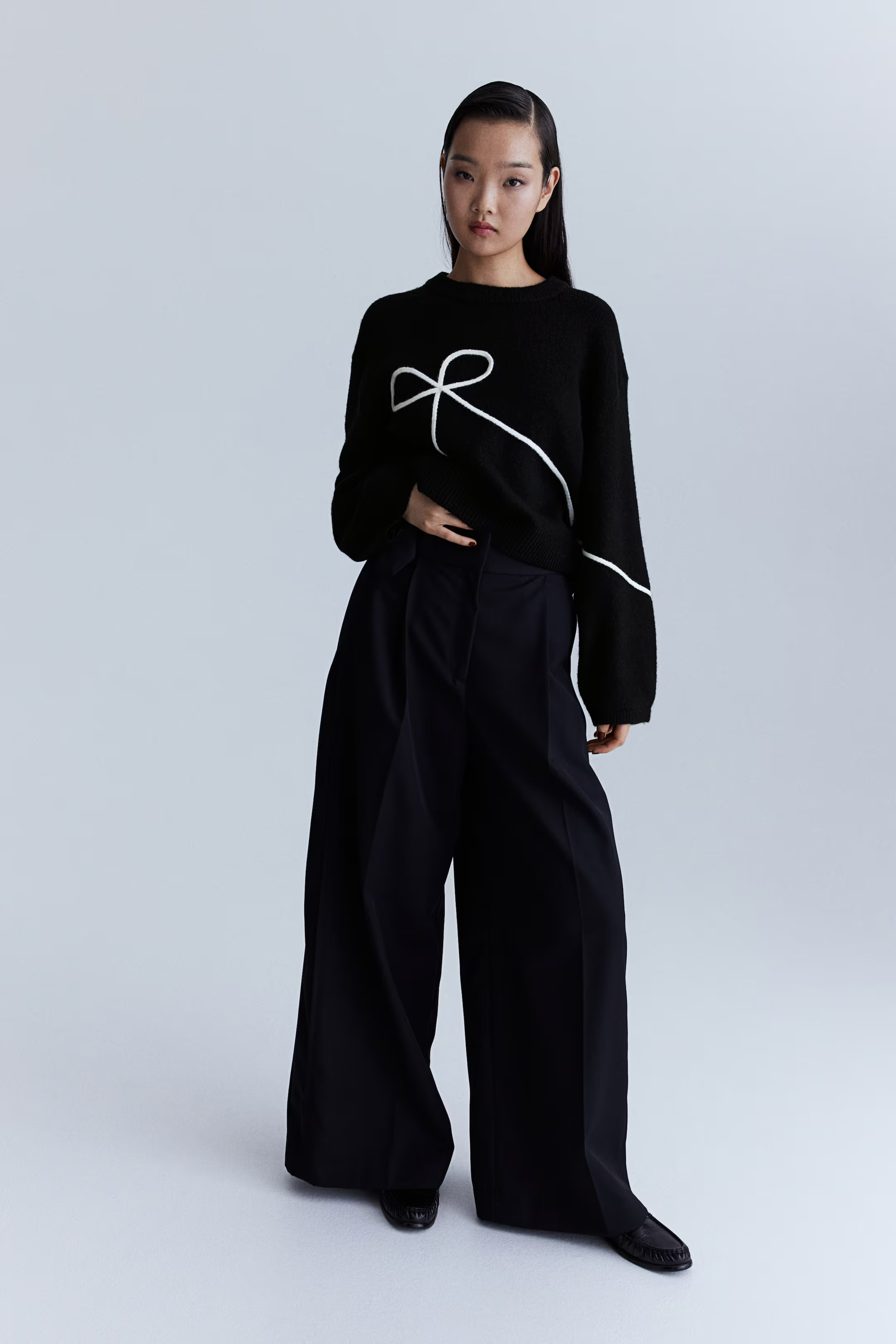Appliquéd Sweater - Light dusty pink/bow - Ladies | H&M US | H&M (US + CA)