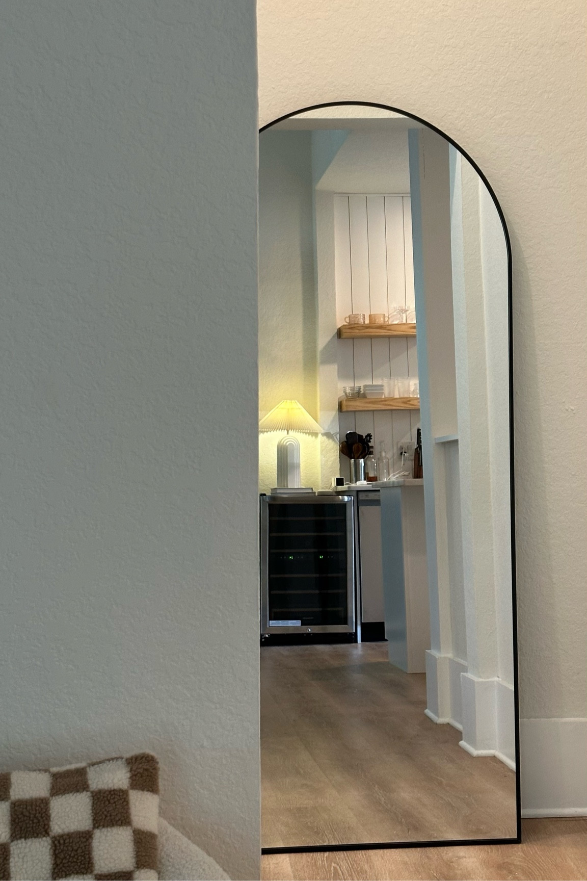 71x32 inch arched mirror 🫶🏼 so affordable for the size!

home decor, full length mirror

#LTKFind #LTKsalealert #LTKhome