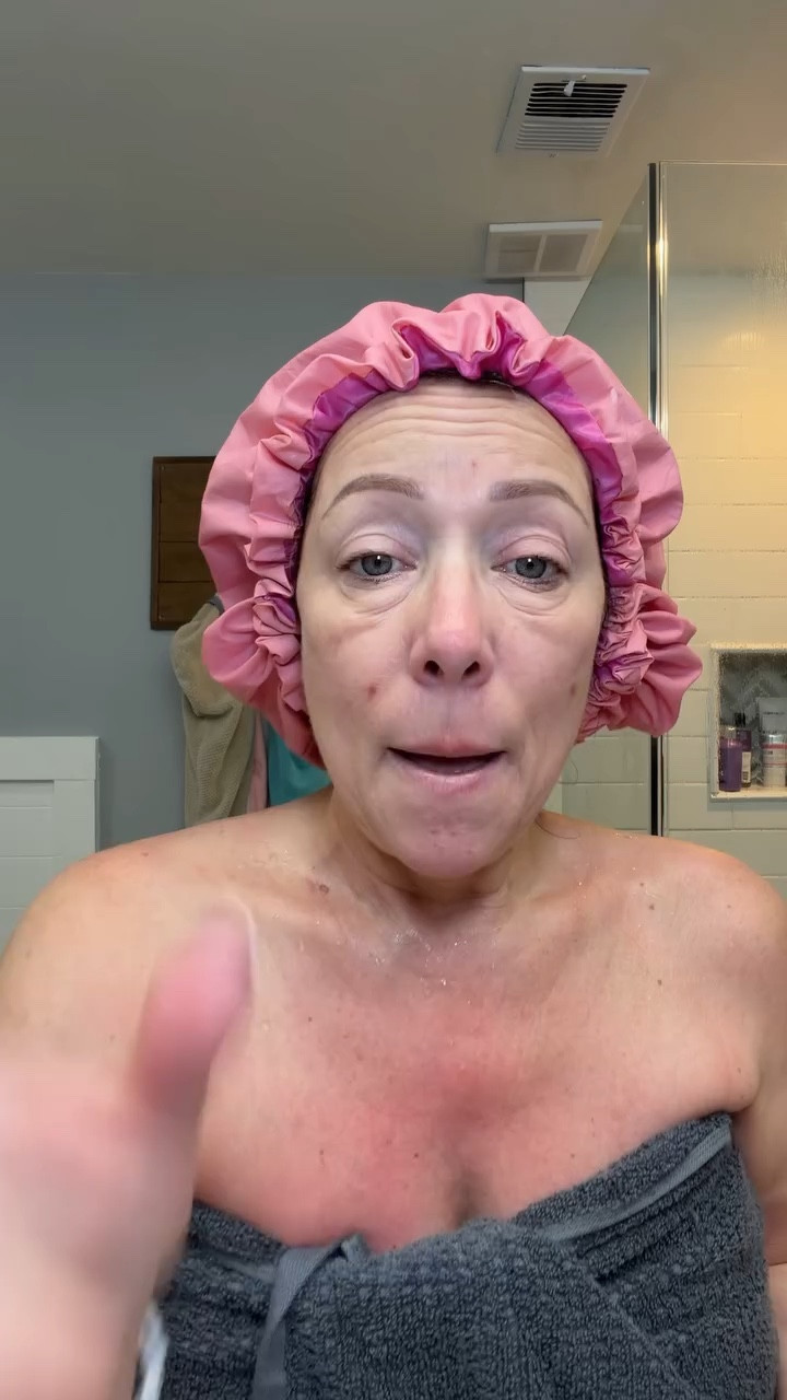 APRILSKIN TXA 99% Cleanser helps remove dirt, oil, and impurities while supporting brighter and smoother-looking skin. APRILSKIN USA #AprilSkin #TXASkincare #KBeautyRoutine #CleanserRoutine #GlowingSkin