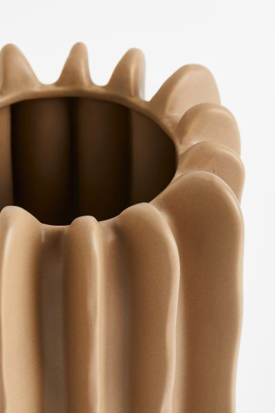 Tall stoneware vase | H&M (UK, MY, IN, SG, PH, TW, HK)