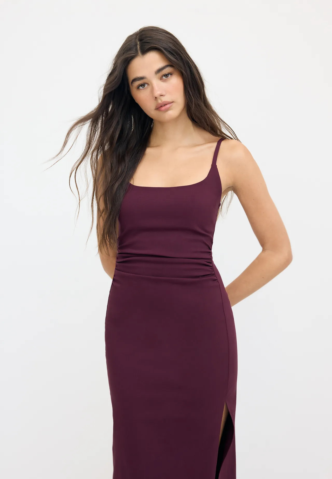 Vestido midi bengalina escote cuadrado | Stradivarius ES