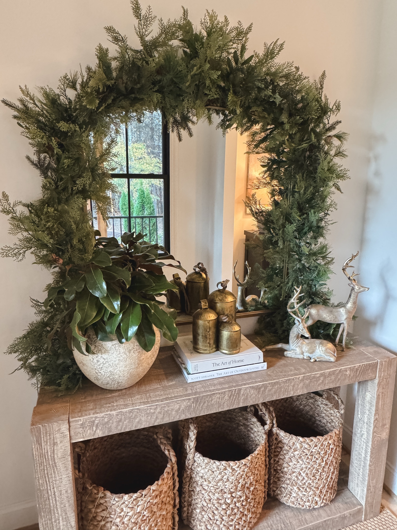 Entryway Christmas decor. 

#LTKHome #LTKHoliday