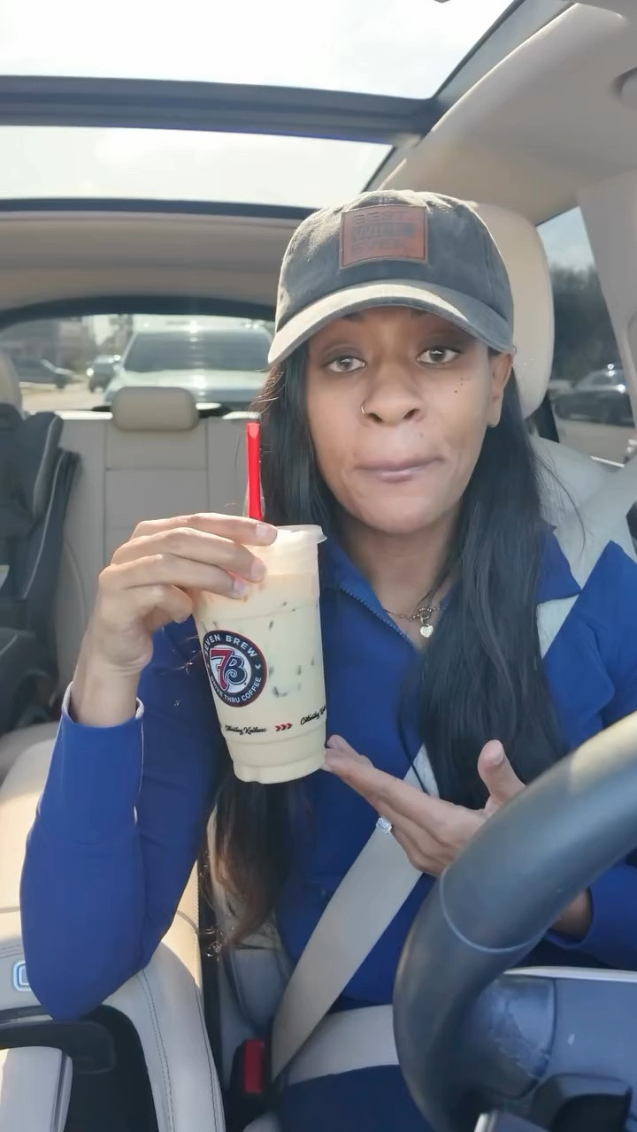 Treating myself to @7brewcoffee 🥰
Today’s Order
* �iced Cupid’s special blondie
* �sub almond milk
 extra shot

#7brew #coffee #coffeeorder #workingmom #coffeetime