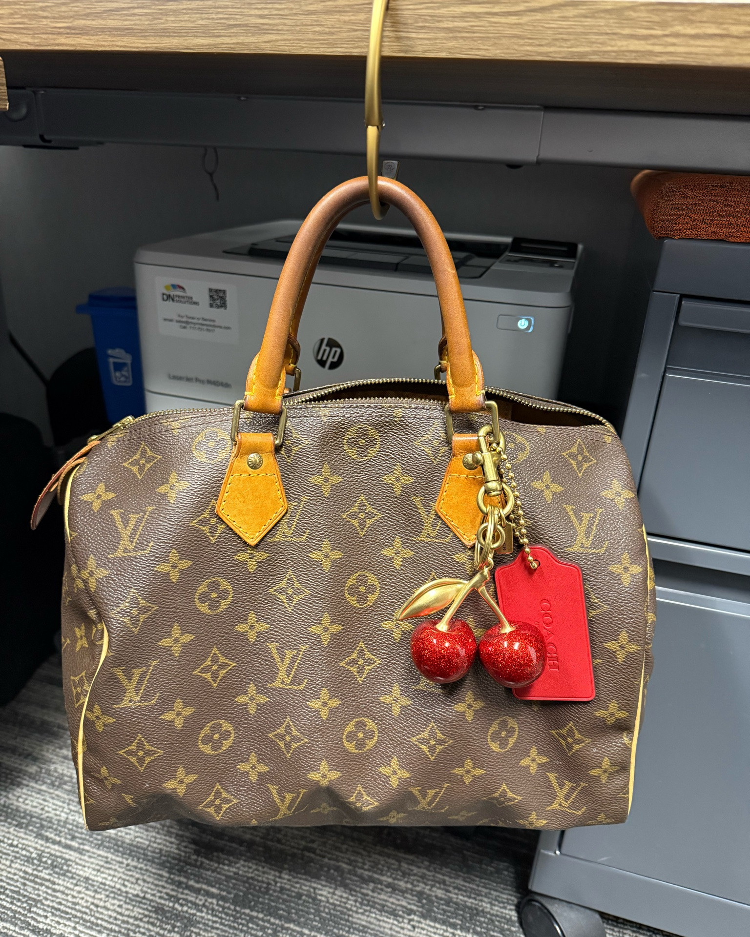 My favorite heavy duty purse hook 👜 🪝

#LTKdayinmylife
